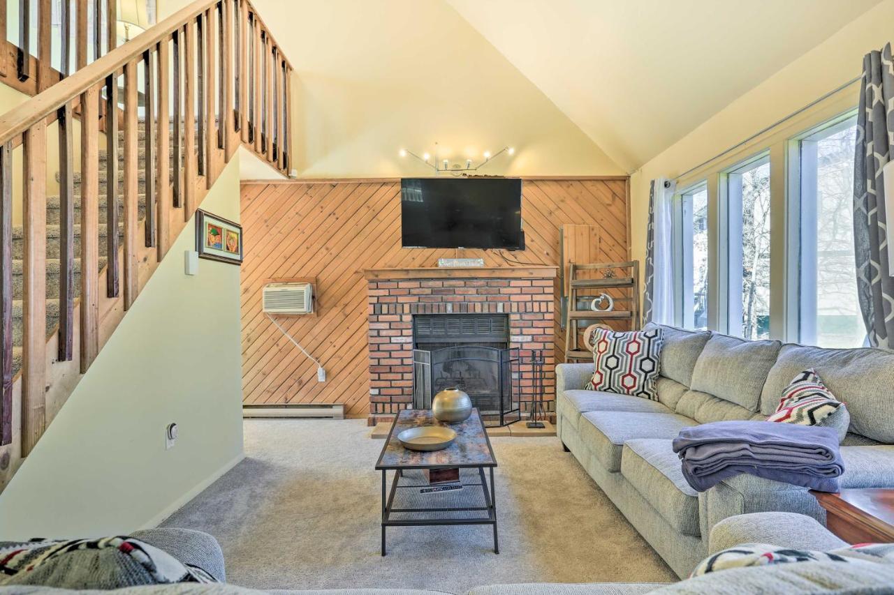 Peaceful Poconos Home With Lake And Pool Access! Long Pond 외부 사진