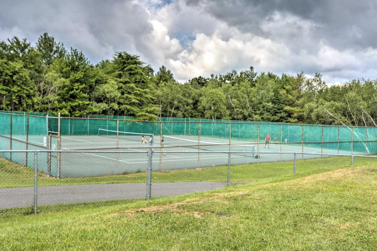 Peaceful Poconos Home With Lake And Pool Access! Long Pond 외부 사진
